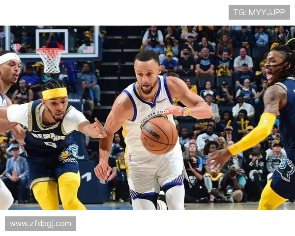 哈珀赞文班亚马全能表现其打法时而似控卫展现多面才华 哈珀赞文班亚马全能表现其打法时而似控卫展现多面才华